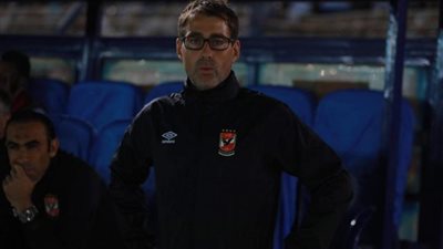 «فايلر» يتابع مران الأهلي