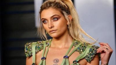 باريس جاكسون تستمتع بأذية نفسها.. ما القصة وراء ذلك؟