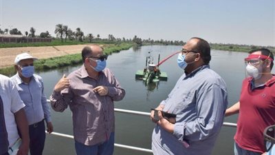 محافظ أسيوط يتفقد محطة مياه ديروط المرشحة بقرية شلش ومشروع الصرف الصحي بديروط