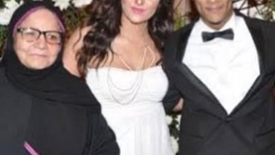 محمد رمضان يوفر أتوبيسات لنقل المعزين فى وفاة حماته