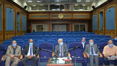 لجنة وضع امتحان الفيزياء: الأسئلة من الكتاب المدرسي ومطابقة للمواصفات