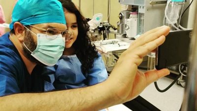 على الطيب يكشف تطورات حالة نجلته الصحية بعد خضوعها لعملية جراحية