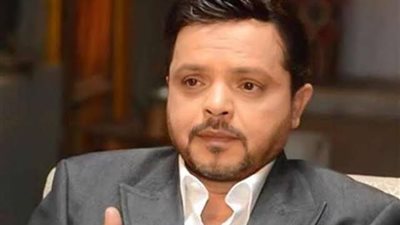 محمد هنيدى يحتفل بفوز الزمالك على طريقته الخاصة: مبروك أبطال الدورى