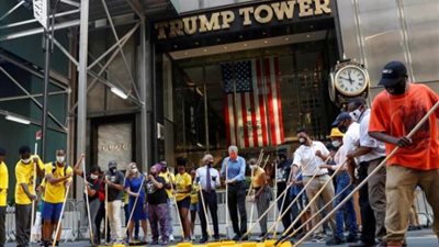 حياة السود مهمة.. الأمريكيون يطاردون ترامب أمام برجه الشهير