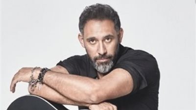 عمرو مصطفي يتعهد بطرح أغنية كل أسبوع