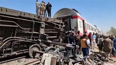 عاجل.. خروج قطار منوف عن القضبان بـ القناطر الخيرية