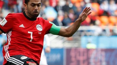 أنا الأحق.. قائد المنتخب يوجه رسالة ناريّة إلي حسام البدري