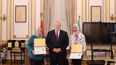 الخشت يكرم فريق بحثي صمم مرجع علمي لاستخدام ”النانو تكنولوجي” في علاجات الفم والأسنان