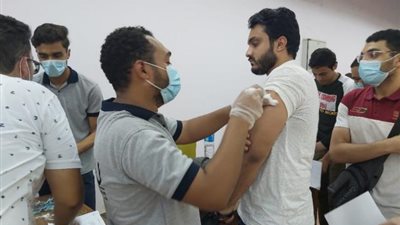 بالصور .. جامعة حلوان تبدأ توفير لقاح فيروس كورونا للطلاب
