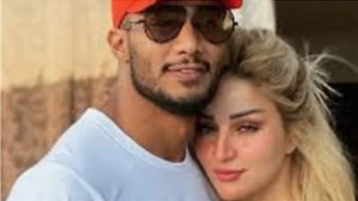 قبلة زوجة محمد رمضان تشعل مواقع التواصل الاجتماعي