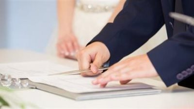 مفاجأة.. تعرف على حكم إجبار الفتاة على الزواج