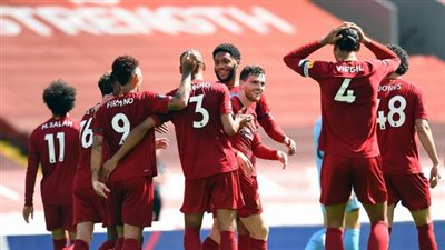 ليفربول يتعادل إيجابياً مع بيرنلي ويتعثر في طريق ”الرقم القياسي”