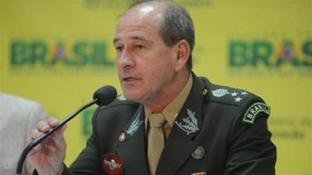 وزير الدفاع البرازيلي