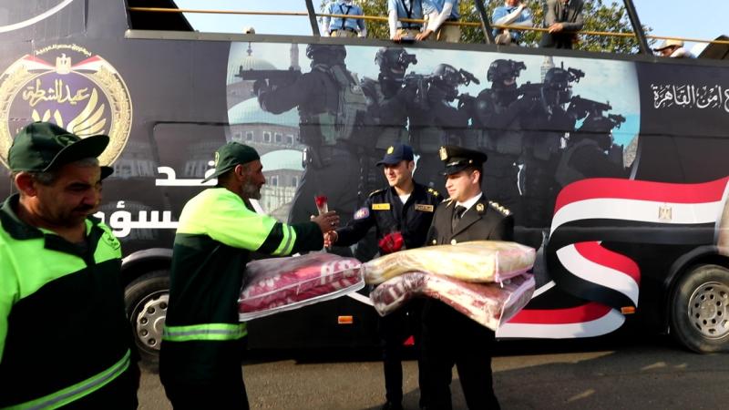 أمن القاهرة يوزع الهدايا ولعب الأطفال إحتفالا بعيد الشرطة ال71