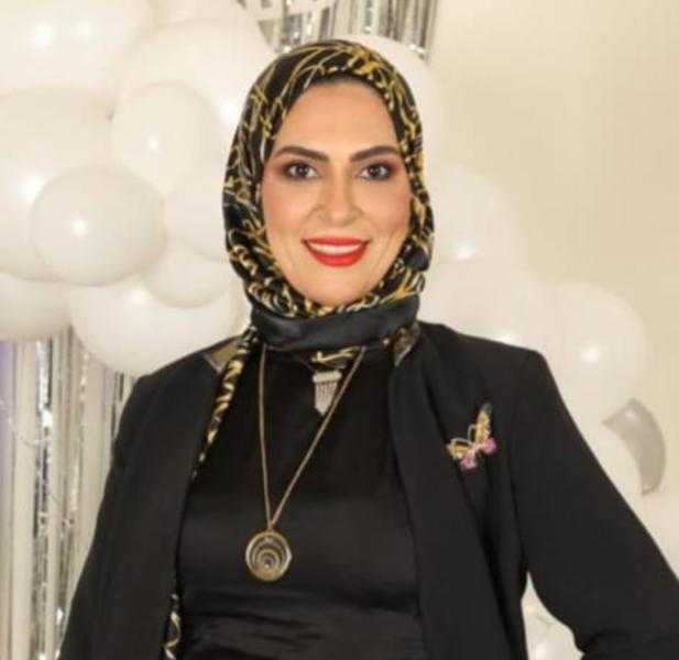سها سالم تساعد الهلال الأحمر لتقديم المساعدات لـ غزة