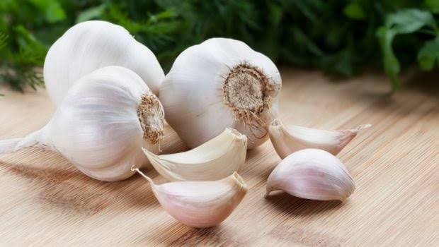 فص ثوم كل ليلة يوميا يكسبك 7 فوائد صحية | الموجز